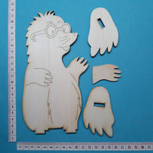 Lade das Bild in den Galerie-Viewer, Maulwurf als Standfigur aus Holz