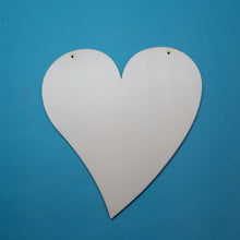 Lade das Bild in den Galerie-Viewer, Herz aus Holz