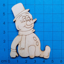 Lade das Bild in den Galerie-Viewer, Schneemann sitzend mit Zylinder