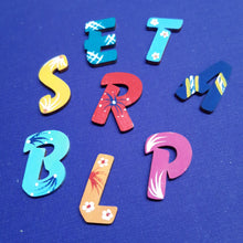 Lade das Bild in den Galerie-Viewer, Buchstaben in 3,3cm aus Holz