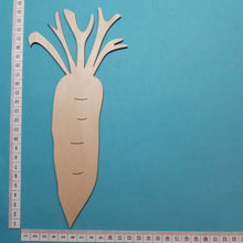Lade das Bild in den Galerie-Viewer, Karotte aus Holz (ohne Löcher)