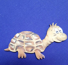 Lade das Bild in den Galerie-Viewer, Schildkröte aus Holz