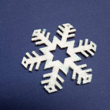 Lade das Bild in den Galerie-Viewer, Eiskristall aus Holz