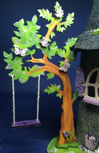 Lade das Bild in den Galerie-Viewer, Baum Fairy-House Landschaft/Welt