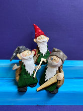 Lade das Bild in den Galerie-Viewer, Zwerge aus Filz