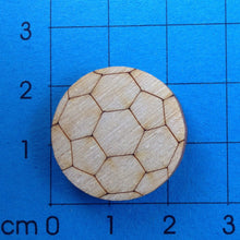 Lade das Bild in den Galerie-Viewer, Fußball aus Holz