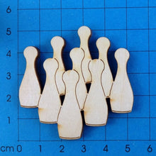 Lade das Bild in den Galerie-Viewer, Kegel aus Holz