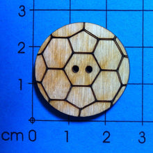 Lade das Bild in den Galerie-Viewer, Fussball als Knopf 2,5 cm Holzknopf, Knöpfe zum Dekorieren, Knopf zum Nähen, Fussball Knopf, Tiereknöpfe, Knöpfe zum Bemalen, Knopf aus Holz, Knopf zum Basteln, Knöpfe mit Gesicht, Knöpfe, BUH 5825