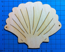 Lade das Bild in den Galerie-Viewer, Jakobsmuschel aus Holz