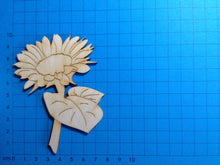 Lade das Bild in den Galerie-Viewer, Sonnenblume mit Stiel aus Holz