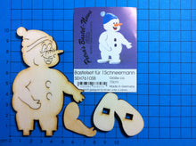 Lade das Bild in den Galerie-Viewer, Schneemann mit Mütze als Standfigur aus Holz