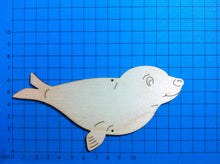 Lade das Bild in den Galerie-Viewer, Robben aus Holz