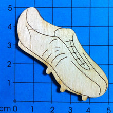 Lade das Bild in den Galerie-Viewer, Fußballschuhe aus Holz