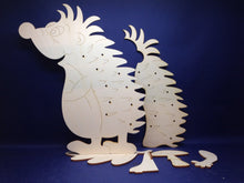 Lade das Bild in den Galerie-Viewer, Igel als Standfigur aus Holz