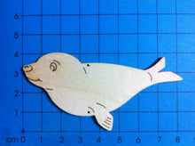 Lade das Bild in den Galerie-Viewer, Robben aus Holz