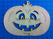 Lade das Bild in den Galerie-Viewer, Runder Kürbis mit lustigem Gesicht aus Holz