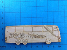 Lade das Bild in den Galerie-Viewer, Reisebus aus Holz