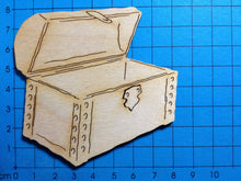 Lade das Bild in den Galerie-Viewer, 8cm Schatztruhe zum Basteln, Kleinteile zum Bemalen, Schatztruhe mit Kindern malen, Dekoration mit Kindern gestalten, Dekoration für Kinder gestalten, Basteln mit Kindern, Schatztruhe aus Holz malen, Geschenkideen zum Basteln, Dekoration für Kinder gestalten, Schatztruhe aus Holz malen, Schatztruhe zum Basteln, Schatztruhe mit Kindern malen, Kleinteile zum Bemalen, Basteln mit Kindern, Geschenkideen zum Basteln, Dekoration mit Kindern gestalten, RIH 5308