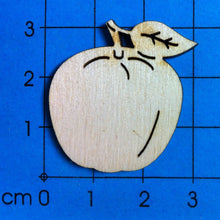 Lade das Bild in den Galerie-Viewer, Apfel aus Holz