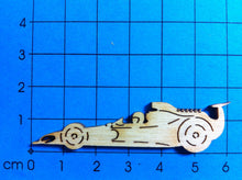 Lade das Bild in den Galerie-Viewer, Rennauto aus Holz