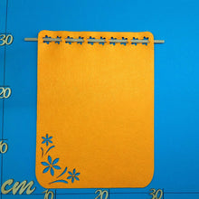 Lade das Bild in den Galerie-Viewer, Türschal aus Filz breit mit Blumen