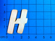 Lade das Bild in den Galerie-Viewer, Buchstaben in 3,3cm aus Holz