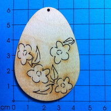Lade das Bild in den Galerie-Viewer, Osterei/Ei mit Blütenranke hoch aus Holz Basteln für Osterdeko, Ostereier, Osterei, Basteln zu Ostern mit Kindern, Ostergeschenk selber basteln, Osterbasteln mit Kindern einfach, Bastelideen für Ostern, Ei, basteln mit Kindern, Osterbasteln einfach mit Kindern, Eier, Osterdeko selbst gestalten, Osterdekoration aus Holz gestalten, EIH 6706