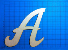 Lade das Bild in den Galerie-Viewer, Buchstaben in Schreibschrift 15cm aus Holz