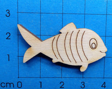 Lade das Bild in den Galerie-Viewer, Dicker Fisch aus Holz Basteln mit Kindern, Jahrsesdeko basteln, Maritime Erinnerung basteln, Fotoalbum basteln, Fische bemalen, Meerestiere malen, Fotobuch gestalten, Bastelzubehör aus Holz, Dekoration mit Kindern gestalten, Schilder mit Meerestieren gestalten, Kleine Tiere aus Holz, Dekoration mit Kindern gestalten, Schilder mit Meerestieren gestalten, Basteln mit Kindern, Maritime Erinnerung basteln, Fotobuch gestalten, Jahrsesdeko basteln, Fotoalbum basteln, Bastelzubehör aus Holz, Meerestiere malen, F