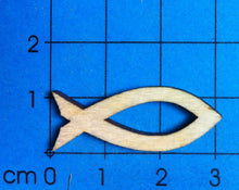 Lade das Bild in den Galerie-Viewer, Fische mit Ausschnitt aus Holz