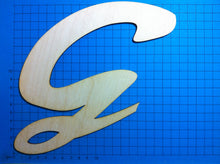 Lade das Bild in den Galerie-Viewer, Buchstaben in Schreibschrift 15cm aus Holz