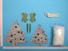 Lade das Bild in den Galerie-Viewer, Tannenbäume aus Filz zum Nähen  Nähen für Anfänger, Weihnachtsbaum aus Filz, Basteln mit Kindern Weihnachten einfach, Nähen für Kinder, Basteln Weihnachtszeit, Weihnachtsbasteln, Bastelideen aus Filz, Tannenbaum aus Filz, Nähen mit Kindern, Dekoidee Weihnachten, Tannenbaum Nähset, Basteln mit Kindern Winter, Weihnachtsgeschenke, Weihnachtsdeko nähen, Dekoidee Winter, Tannenbaum nähen,  Basteln mit Kindern Winter, Weihnachtsbaum aus Filz, Weihnachtsgeschenke, Dekoidee Weihnachten, Tannenbaum Nähset, Nähen f