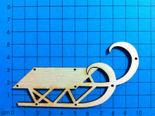 Lade das Bild in den Galerie-Viewer, Schlitten aus Holz