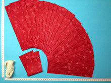 Lade das Bild in den Galerie-Viewer, rot mit Sternen Bastelideen aus Filz, Weihnachtsbasteln, Nähen für Kinder, Nähen mit Kindern, Geschenkidee Weihnachten, Weihnachtsgeschenke nähen, Bastelideen Nikolaus, Säckchen nähen, Basteln mit Kindern Winter, Säckchen basteln, Nähen für Anfänger, Basteln Weihnachtszeit, Basteln mit Kindern Weihnachten einfach, Weihnachtsgeschenke, Nähen für Anfänger, Bastelideen Nikolaus, Weihnachtsgeschenke, Weihnachtsbasteln, Basteln Weihnachtszeit, Nähen für Kinder, Bastelideen aus Filz, Basteln mit Kindern Winter,