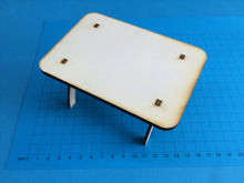 Lade das Bild in den Galerie-Viewer, Tisch aus Holz