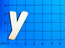 Lade das Bild in den Galerie-Viewer, Buchstaben in 3,3cm aus Holz