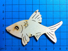 Lade das Bild in den Galerie-Viewer, Fisch aus Holz