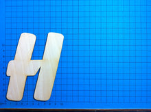 Lade das Bild in den Galerie-Viewer, Buchstaben in 12cm aus Holz