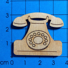 Lade das Bild in den Galerie-Viewer, 3cm Basteln mit Holz für Kinder, Basteln mit Holzteilen, Holzteile bemalen, Dekoidee Büro, Jahresdeko malen, Telefon aus Holz, Bürodeko, Dekoidee Arbeitsplatz, Kleine Holzteile, Basteln mit Kindern, Bastelidee für Kinder, Witziger Computer aus Holz, Bastelideen Kinder , Bastelbedarf aus Holz, Elektrogeräte aus Holz, Witziger Computer aus Holz, Basteln mit Holzteilen, Holzteile bemalen, Bastelideen Kinder , Jahresdeko malen, Bastelbedarf aus Holz, Basteln mit Holz für Kinder, Bürodeko, Dekoidee Büro, Telef