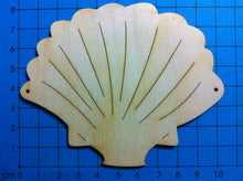 Lade das Bild in den Galerie-Viewer, Jakobsmuschel aus Holz