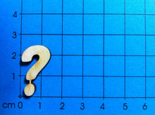 Lade das Bild in den Galerie-Viewer, Buchstaben in 2,3cm aus Holz