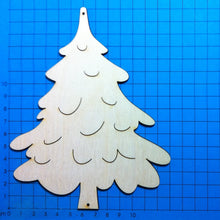 Lade das Bild in den Galerie-Viewer, Tannenbaum breit aus Holz
