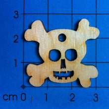 Lade das Bild in den Galerie-Viewer, Totenkopf Schlüsselanhänger aus Holz Holzteilchen zum Anmalen, Basteln mit Kindern, Totenkopf zum Basteln, Piratenschiff zum Bemalen, Schiffskanone diy mit Zubehör, Pirat basteln, Türschilder basteln, Holzteile bemalen, Schiffskanone aus Holz, Basteln mit Holz, PRH 7603