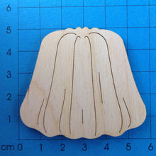 Lade das Bild in den Galerie-Viewer, Gugelhupf aus Holz