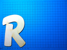 Lade das Bild in den Galerie-Viewer, Buchstaben in 12cm aus Holz