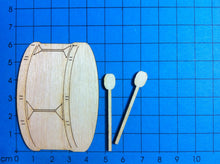 Lade das Bild in den Galerie-Viewer, Pauke mit Schläger aus Holz