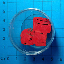 Lade das Bild in den Galerie-Viewer, Nikolausstiefel aus Holz in Dosen 2cm farbig