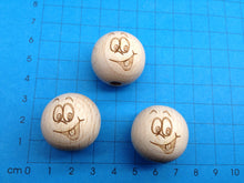 Lade das Bild in den Galerie-Viewer, Holzkugeln mit Gesicht (25mm)
