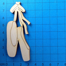 Lade das Bild in den Galerie-Viewer, Ballettschuhe Paar aus Holz Zickenzone mit Pumps, Holzteilchen zum Anmalen, Pumps zum Bemalen, Basteln mit Kindern, Highheels zum Bemalen, Ballerina zum Basteln, Schuhe zum Bemalen, Stiefel aus Holz zum Basteln, Für Schuhfetischisten, Schuhe zum Basteln, Türschilder basteln, Prinzessin basteln, Holzteile bemalen, Ideen aus Holz für Kinderzimmer, Türschilder basteln, Stiefel aus Holz zum Basteln, Zickenzone mit Pumps, Für Schuhfetischisten, Ballerina zum Basteln, Schuhe zum Basteln, Ideen aus Holz für Kind