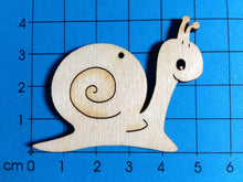 Lade das Bild in den Galerie-Viewer, Schnecke aus Holz